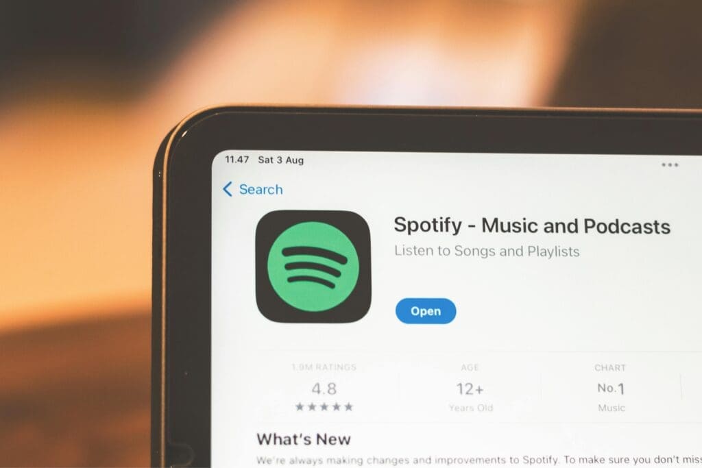 Spotify platform, one of the best ways for independent artist that want to start a record label and receive royalties via the streaming of their music 